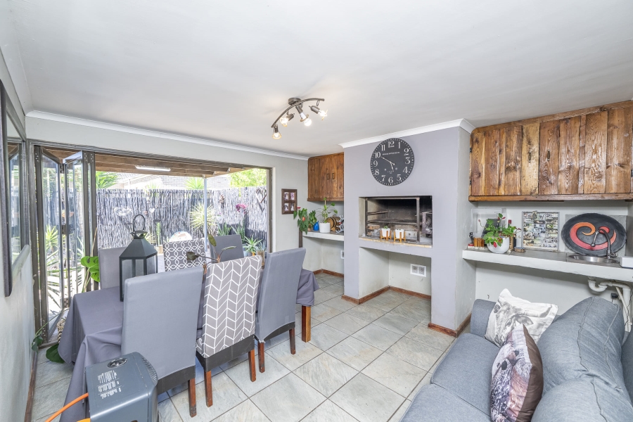 3 Bedroom Property for Sale in Viking Village Western Cape